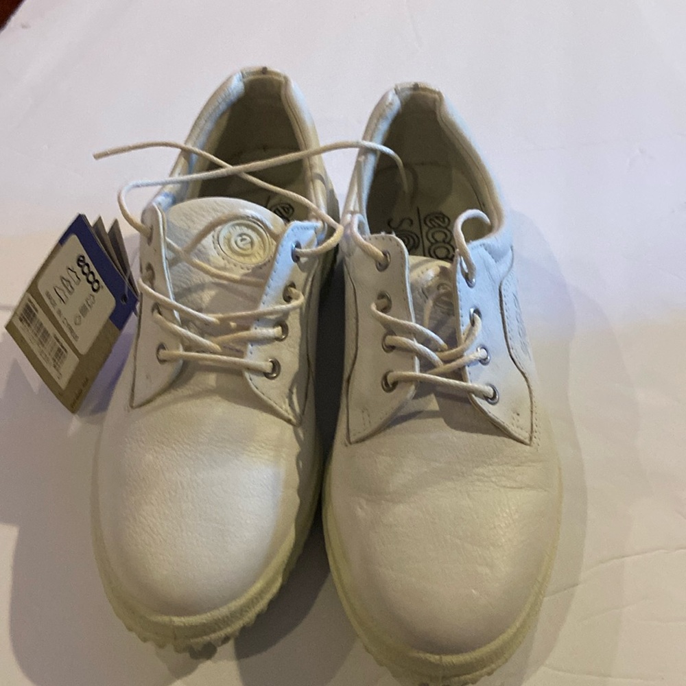 Ecco soft cream colored tennis shoes. Size 6 1/2 (37)